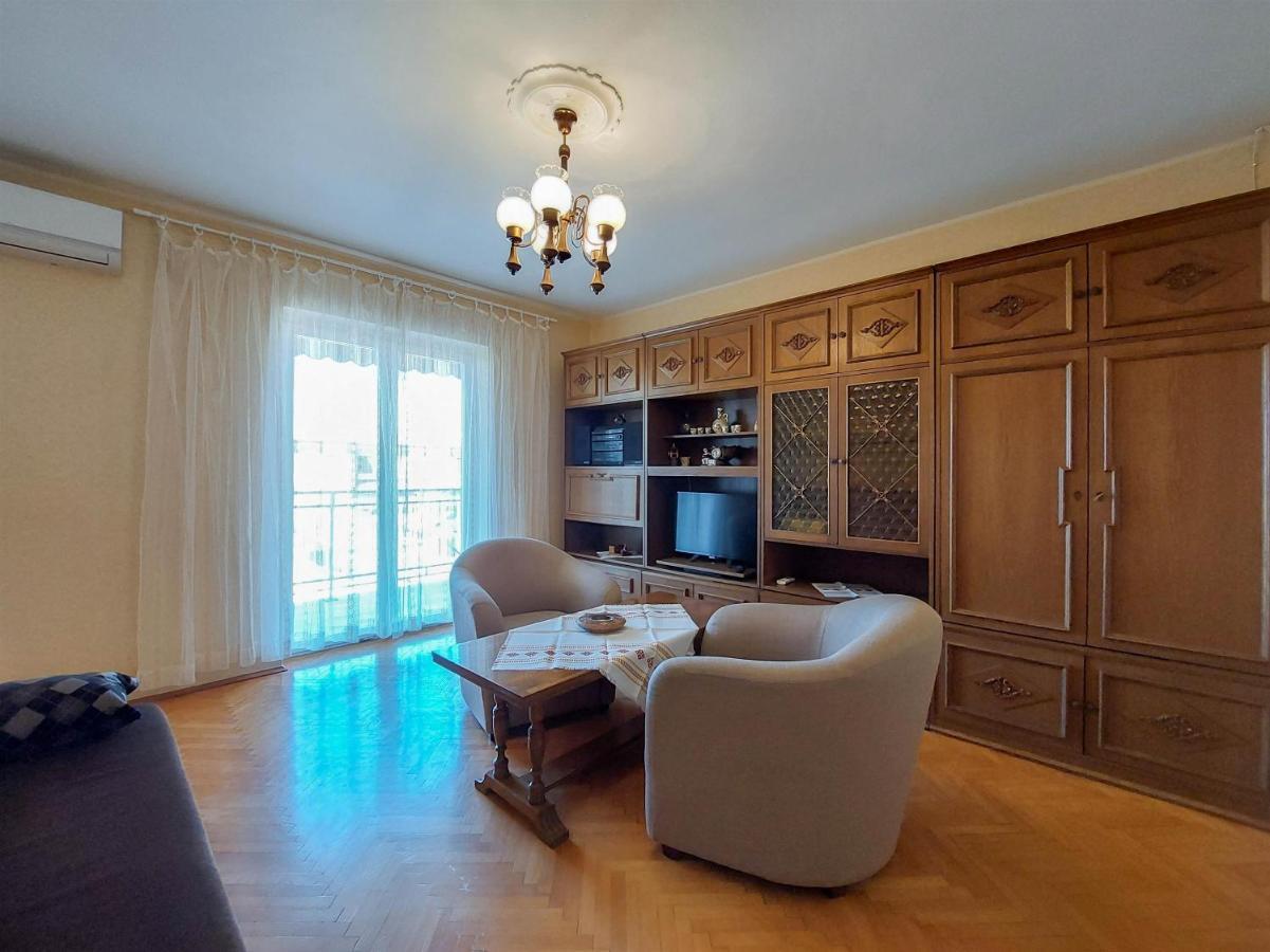 Apartments Nikola Punat Esterno foto