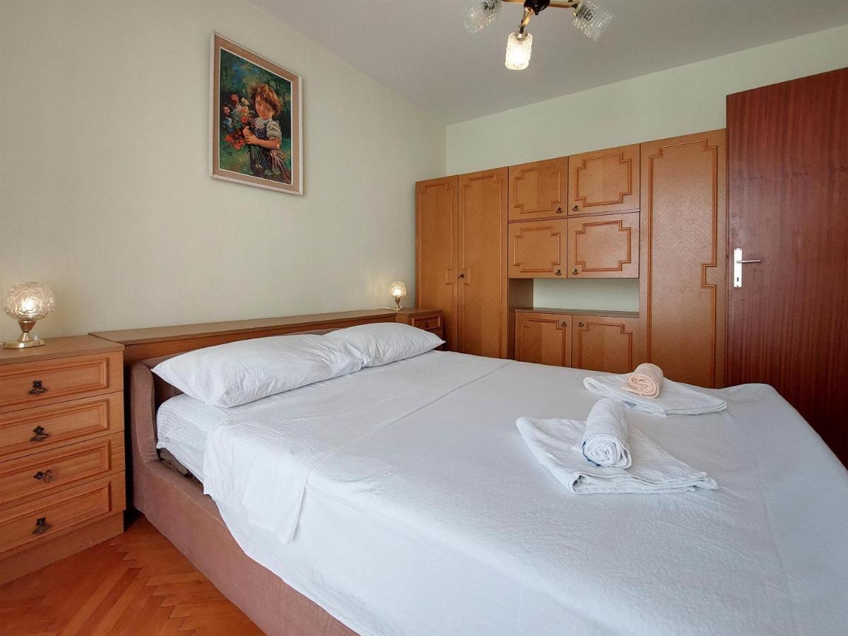 Apartments Nikola Punat Esterno foto