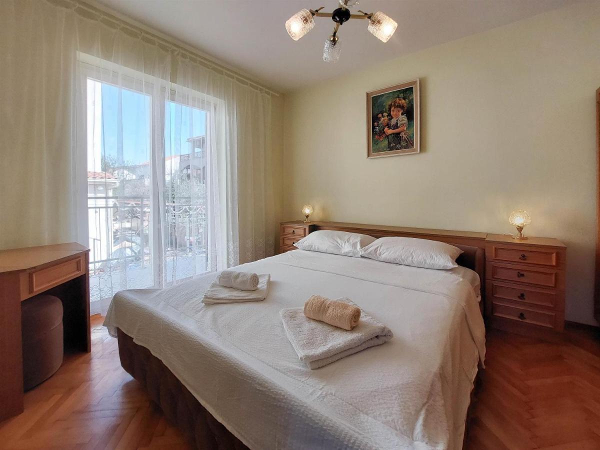 Apartments Nikola Punat Esterno foto