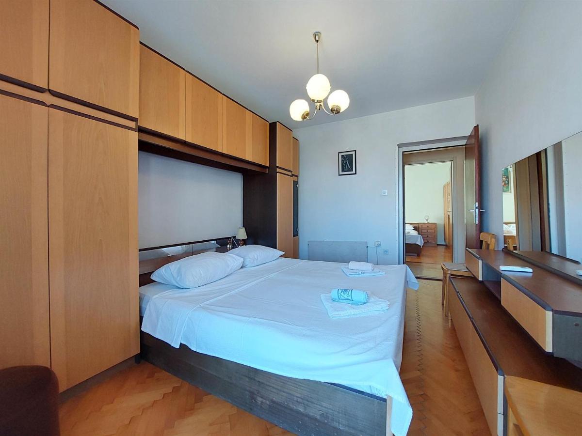 Apartments Nikola Punat Esterno foto