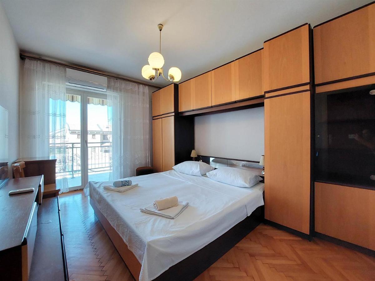 Apartments Nikola Punat Esterno foto
