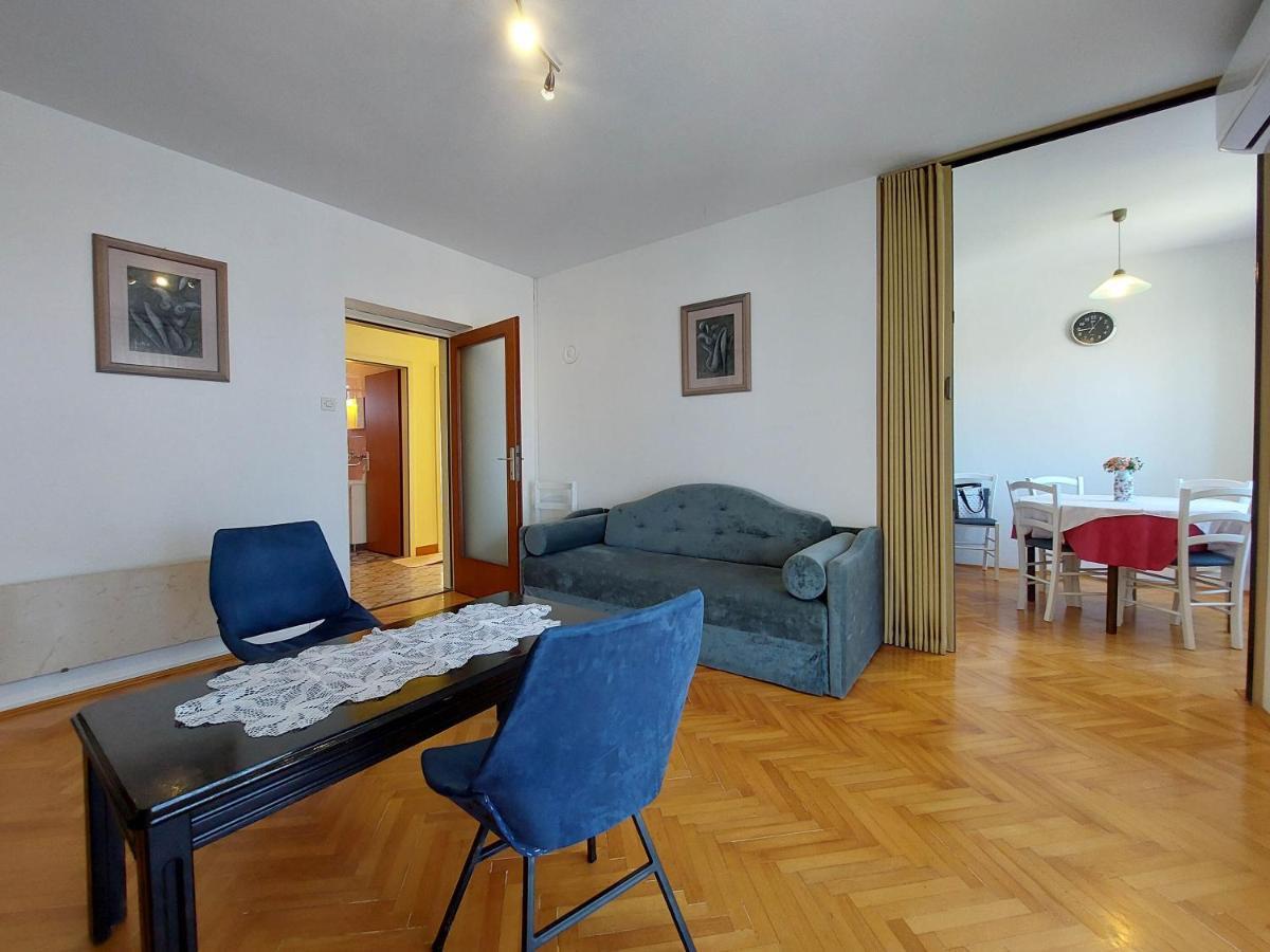 Apartments Nikola Punat Esterno foto