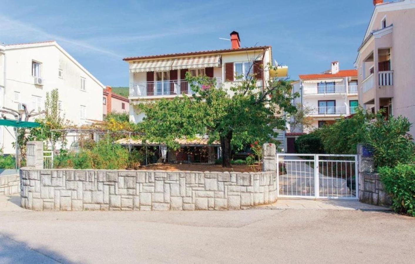 Apartments Nikola Punat Esterno foto